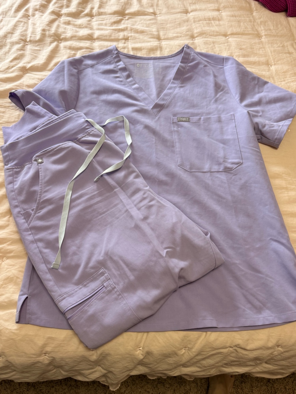 💜Figs Women’s Lavender Jogger Scrub Set💜